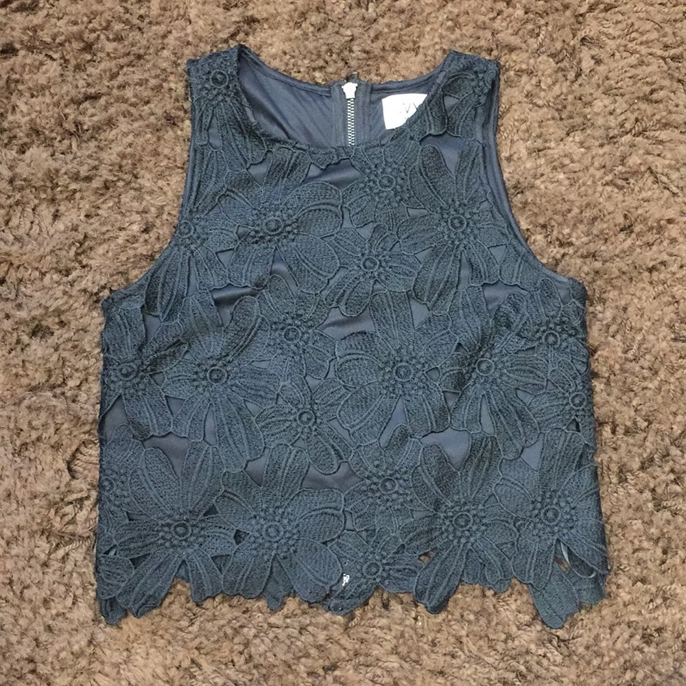 WYLDR top. Size small.